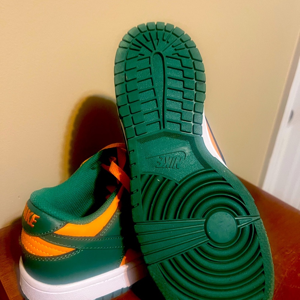 Nike Kids Sneakers in Green and Orange